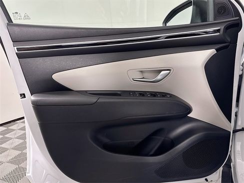 Used 2022 Hyundai Tucson SEL image 12