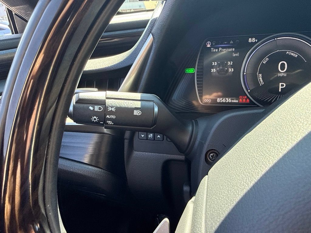 Used 2021 Lexus ES 300h w/ Accessory Package FWD image 33