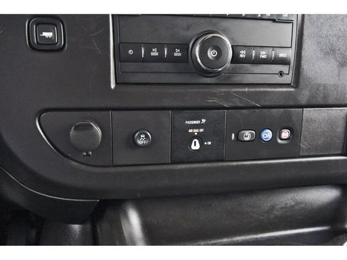 Used 2024 GMC Savana 2500 Work Van w/ Driver Convenience Package image 31