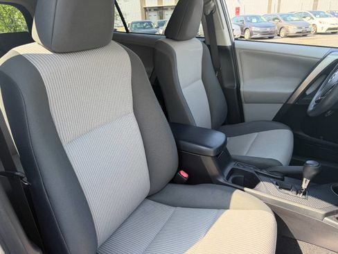 Used 2013 Toyota RAV4 LE image 38