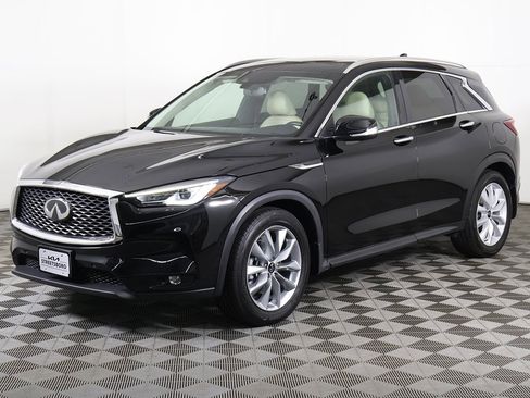 Used 2022 INFINITI QX50 Essential image 11