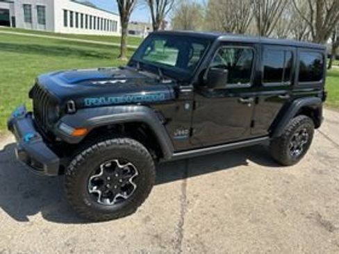 Used 2022 Jeep Wrangler Unlimited Rubicon 4xe w/ Cold Weather Group AWD/4WD image 1