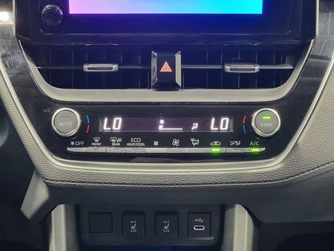 Used 2023 Toyota Corolla Cross XLE w/ Convenience Package FWD image 21