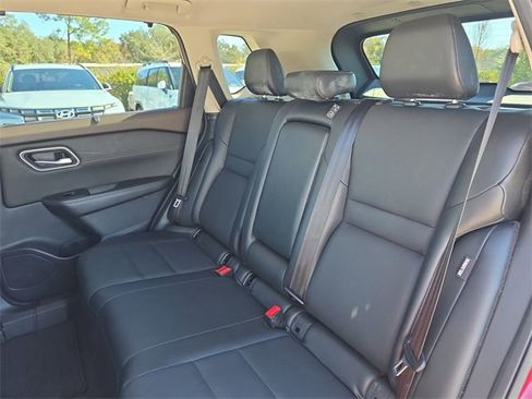 Used 2021 Nissan Rogue SV w/ Premium Package image 16