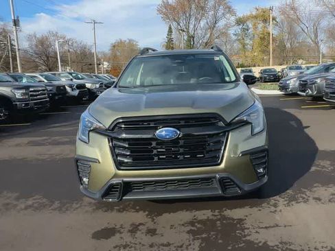 Used 2023 Subaru Ascent Onyx Edition image 3
