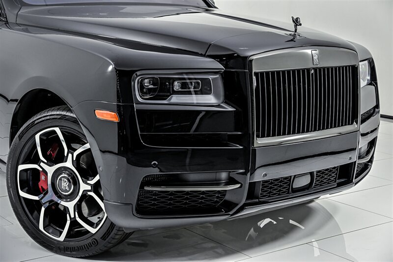 Used 2022 Rolls-Royce Cullinan Black Badge w/ Dark Exterior Package AWD/4WD image 2