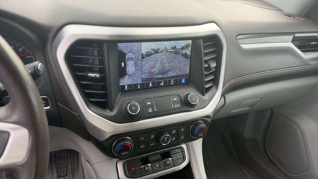 Used 2021 GMC Acadia SLT w/ Technology Package AWD/4WD image 14