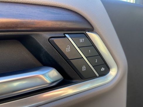 Used 2024 GMC Sierra 2500 SLT w/ SLT Premium Package image 17