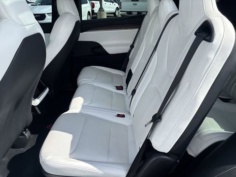 Used 2022 Tesla Model X image 20