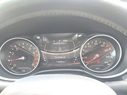 Used 2018 Jeep Compass Latitude FWD image 39