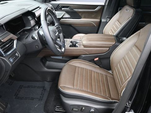 Used 2026 GMC Acadia Denali Ultimate w/ LPO, Floor Liner Package FWD image 5