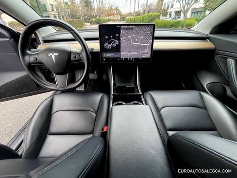 Used 2018 Tesla Model 3 Long Range image 13