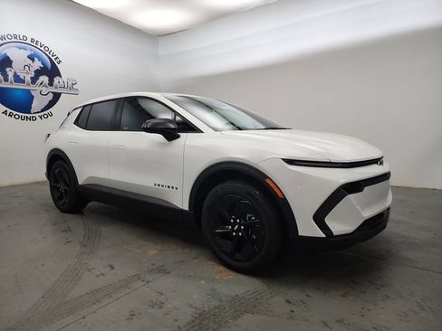 New 2026 Chevrolet Equinox EV LT image 11