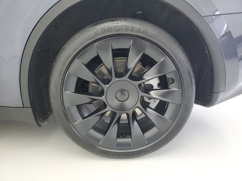 Used 2023 Tesla Model Y Long Range AWD/4WD image 11