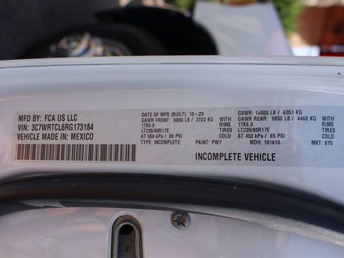 Used 2024 RAM 3500 Tradesman w/ Chrome Appearance Group image 51