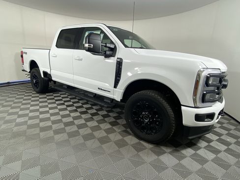 New 2025 Ford F350 XLT w/ Black Appearance Package image 7