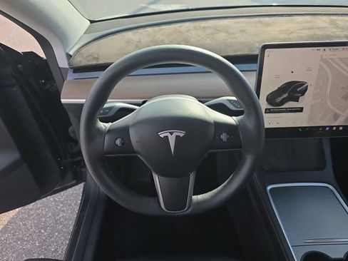 Used 2023 Tesla Model Y Long Range image 29