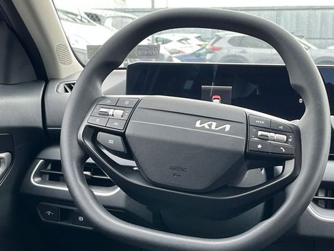 Used 2025 Kia K4 LXS image 27