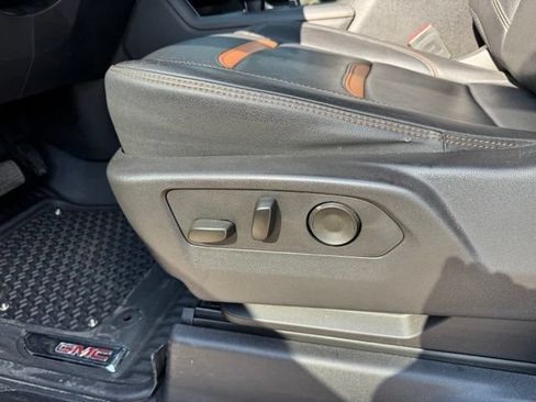 Used 2024 GMC Sierra 1500 AT4 w/ Technology Package AWD/4WD image 17