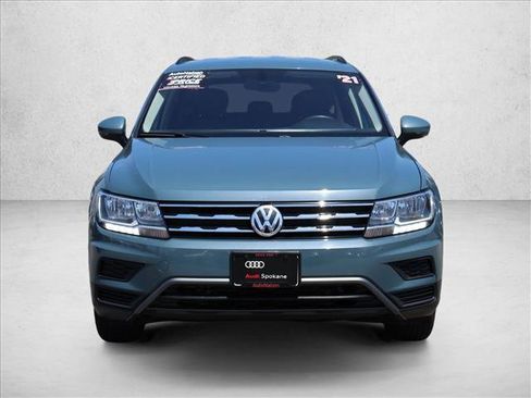 Used 2021 Volkswagen Tiguan SE R-Line AWD/4WD image 2