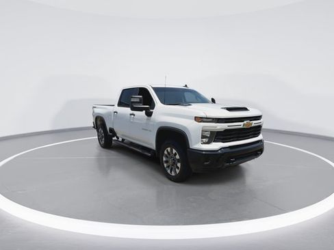 Used 2024 Chevrolet Silverado 2500 Custom w/ Custom Value Package AWD/4WD image 3
