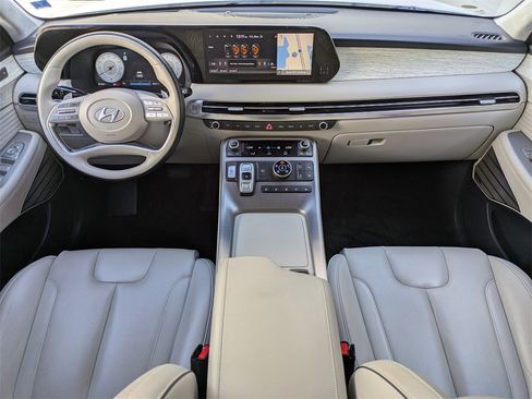 Used 2023 Hyundai Palisade Calligraphy image 16