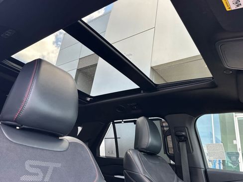 Certified 2025 Ford Explorer ST AWD/4WD image 18