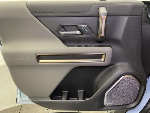 Used 2025 GMC Hummer EV 2X AWD/4WD image 31
