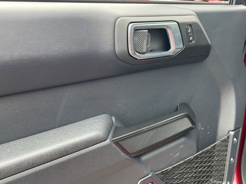 Used 2025 Ford Bronco Badlands image 15