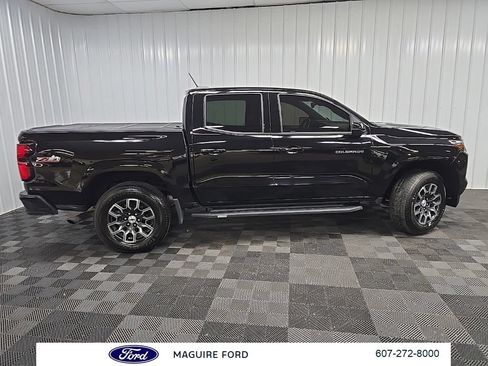 Used 2023 Chevrolet Colorado Z71 w/ Z71 Convenience Package 2 AWD/4WD image 2