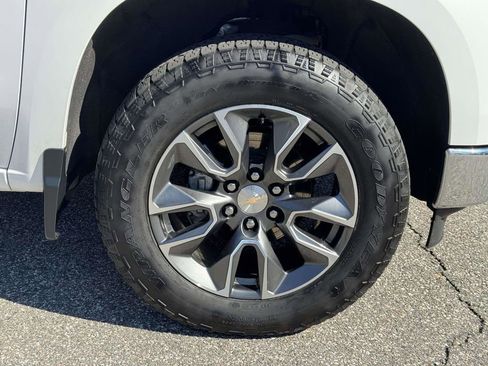 Used 2024 Chevrolet Silverado 1500 LT image 27