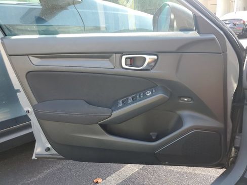 Used 2025 Honda Civic Sport image 31