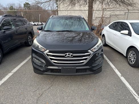 Used 2017 Hyundai Tucson SE Plus image 2