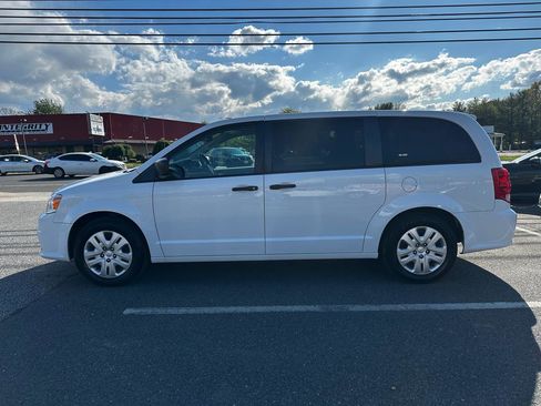 Used 2019 Dodge Grand Caravan SE image 10