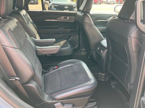 Used 2025 Ford Explorer ST AWD/4WD image 16