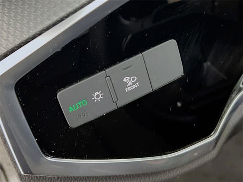 Used 2024 Audi Q3 2.0T Premium Plus w/ Premium Plus Package image 10