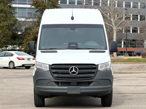Used 2025 Mercedes-Benz Sprinter 2500 image 8
