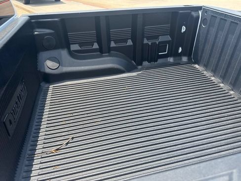 Used 2023 Chevrolet Colorado LT RWD image 9