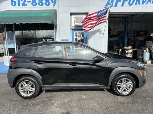 Used 2019 Hyundai Kona SE image 5