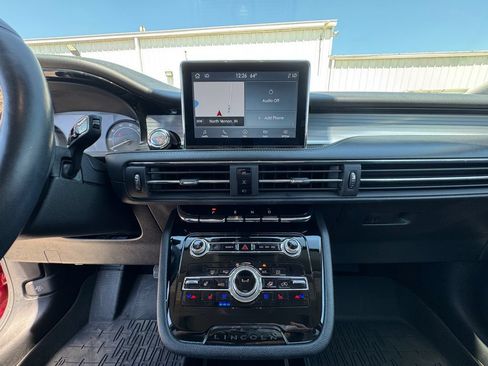 Used 2022 Lincoln Corsair AWD w/ Premium Package image 27
