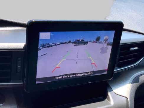 Used 2020 Ford Explorer XLT w/ Equipment Group 202A RWD image 28
