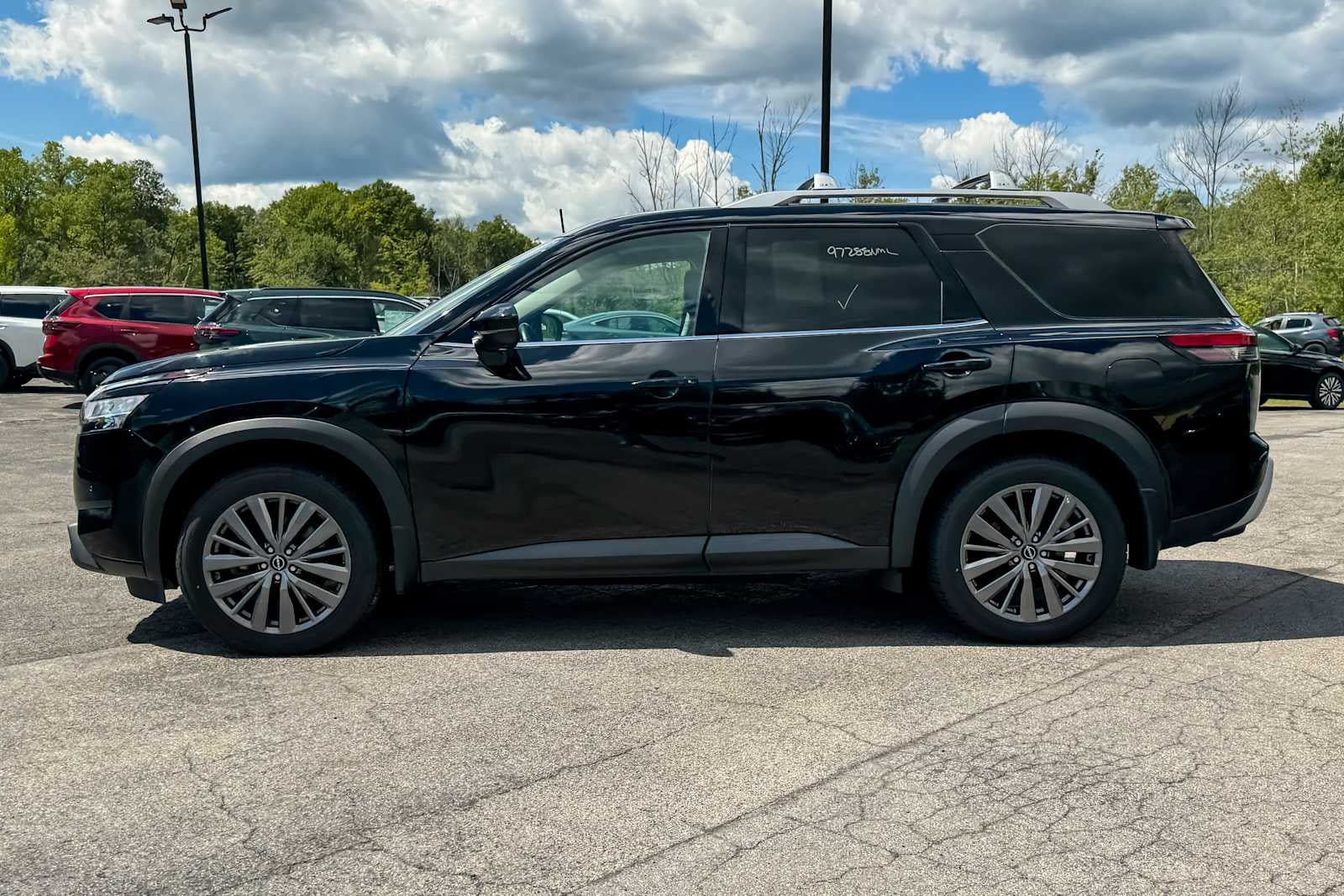 Certified 2024 Nissan Pathfinder SL w/ SL Premium Package AWD/4WD image 6