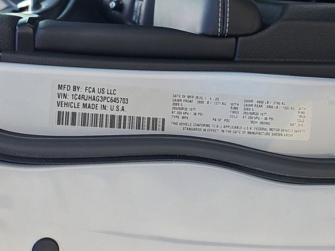 Used 2023 Jeep Grand Cherokee Altitude image 34