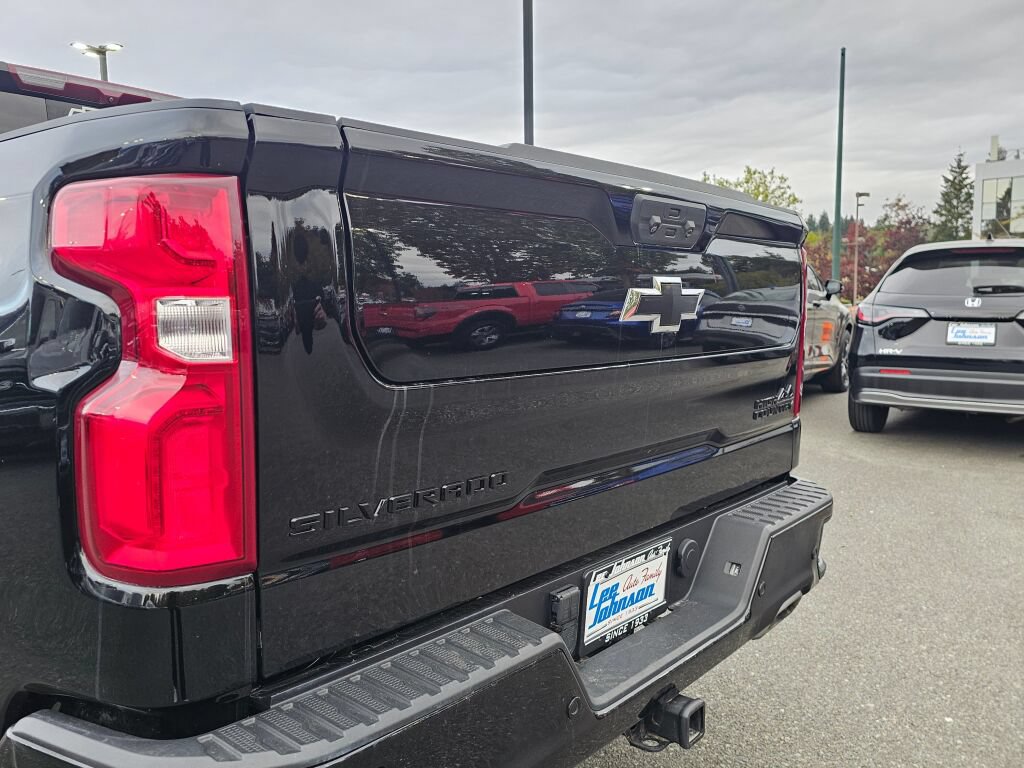 Certified 2022 Chevrolet Silverado 1500 High Country AWD/4WD image 28