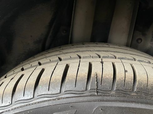 Used 2015 Lincoln MKC FWD w/ Equipment Group 101A Select image 12