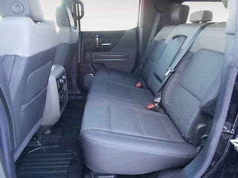 New 2025 GMC Hummer EV 2X w/ Extreme Off-Road Package AWD/4WD image 9