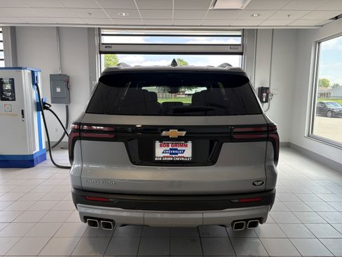 New 2026 Chevrolet Traverse LT w/ Driver Confidence Package FWD image 4