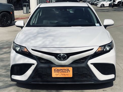 Used 2024 Toyota Camry SE image 6