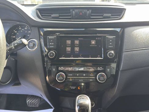 Used 2020 Nissan Rogue SV AWD/4WD image 11