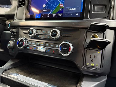 Used 2024 Ford F350 Lariat image 32